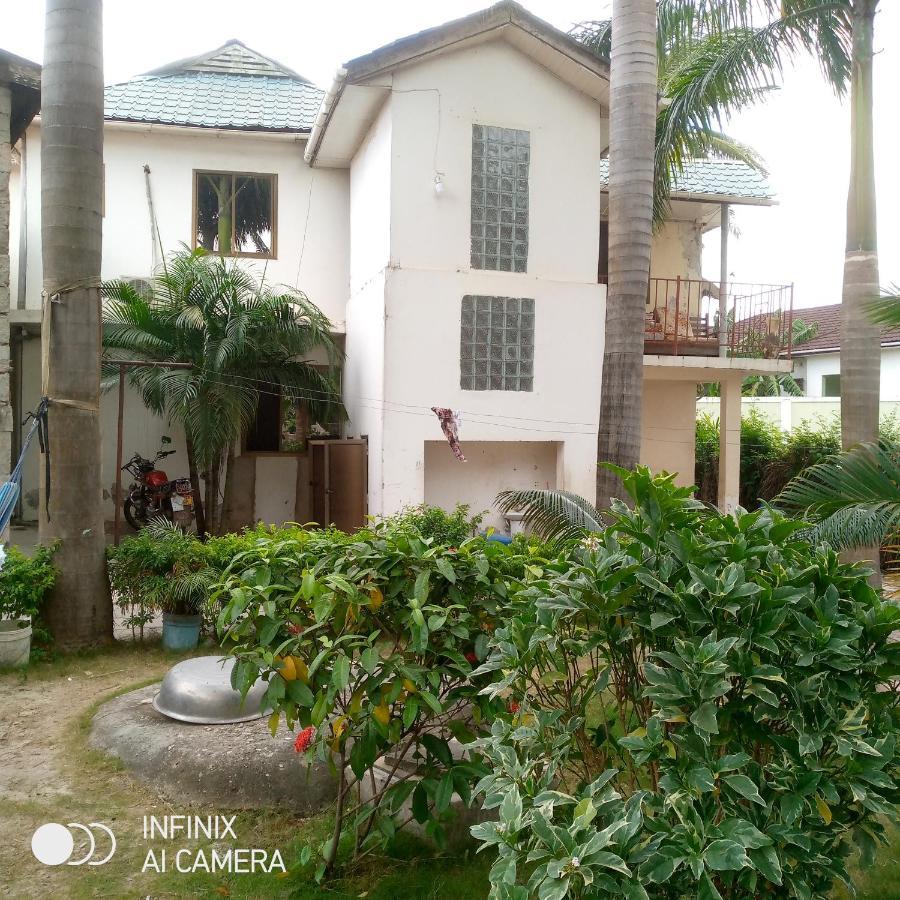 Хостел Jj & Je Family House Дар-эс-Саламе Экстерьер фото